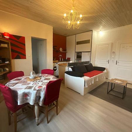 Ravissant T2, Cl 3 Etoiles, 3 Pers Et 1 Enf , 3 Lits, Parking Et Patio Apartman Saint-Sever  Kültér fotó